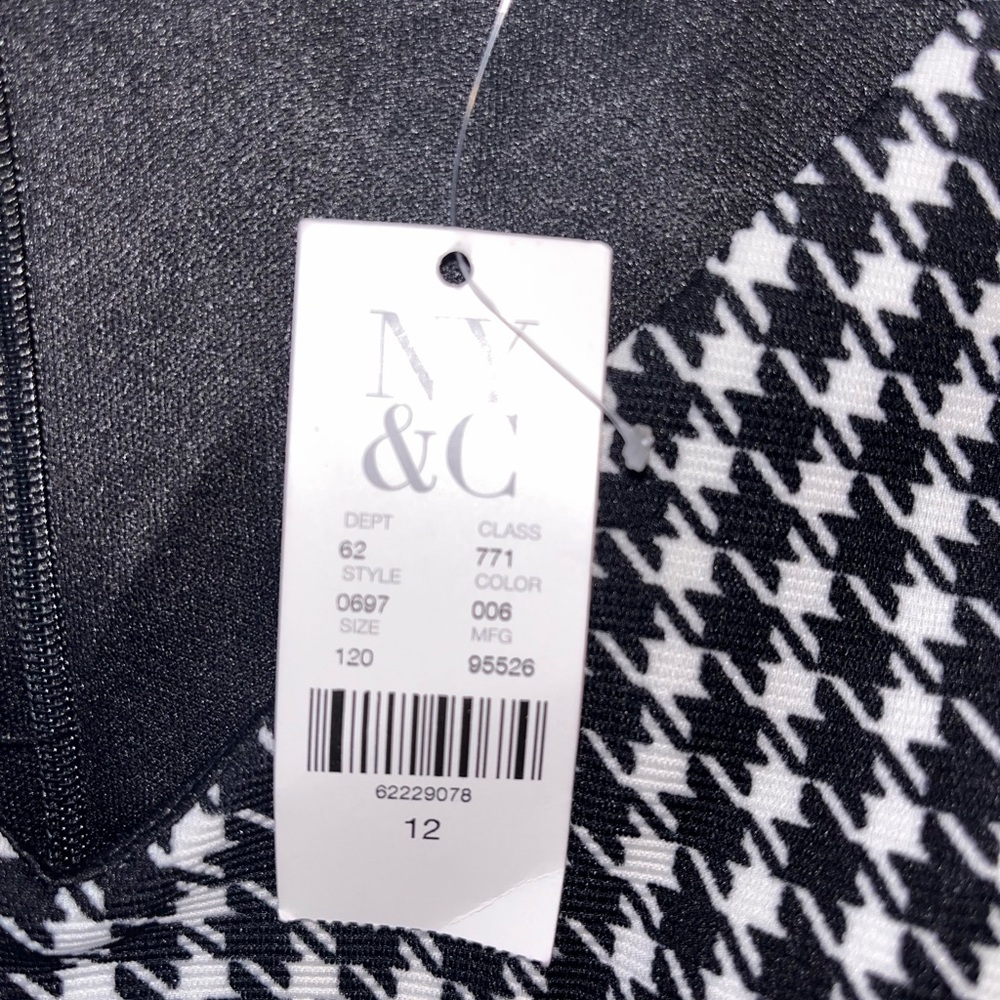 New York & Company Black and White Sheath Dress V-Neck Midi - Picture 4 of 4